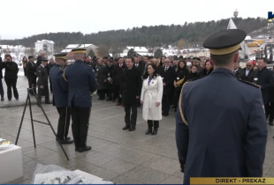 Presidentja Vjosa Osmani e kryeministri Albin Kurti me homazhe në Prekaz