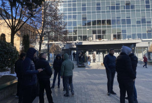 Banorët e dy fshatrave të Mitrovicës protestojnë pasi s’kanë ujë qe tri javë