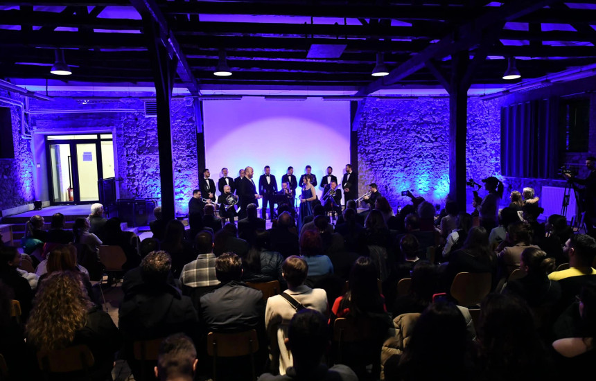 Opera me xhevahire popullore si frymëzim e tentim për hapje të sezonit