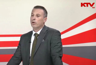 Profesori i marrëdhënieve ndërkombëtare, Besfort Rrecaj
