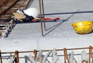 Punëtori rrëzohet nga ndërtesa në Lipjan, arrestohet pronari i objektit