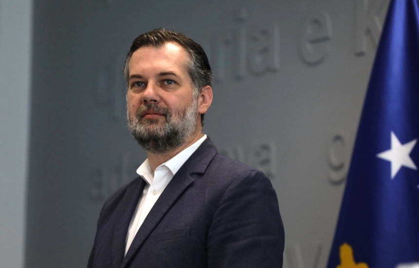 Ministri i Kulturës, Hajrulla Çeku