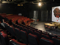 Teatri Kombëtar i Kosovës, në bllokadë e larg publikut në ditën e 101-të