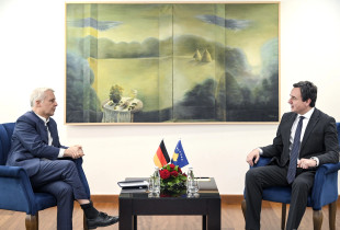 Albin Kurti - Jorn Rohde