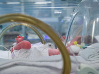 Foshnjë në ditët e para të jetës, e lindur në një spital në Shkup