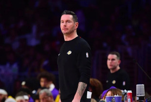 Trajnerit të Lakersit i digjet shtëpia