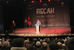 William Walker në akademinë përkujtimore në 26-vjetorin e masakrës së Reçakut