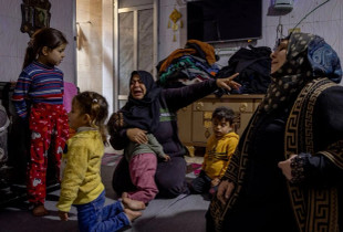Marwa Abdo, në qendër, përshkruan se si u vra vëllai i saj Bashari