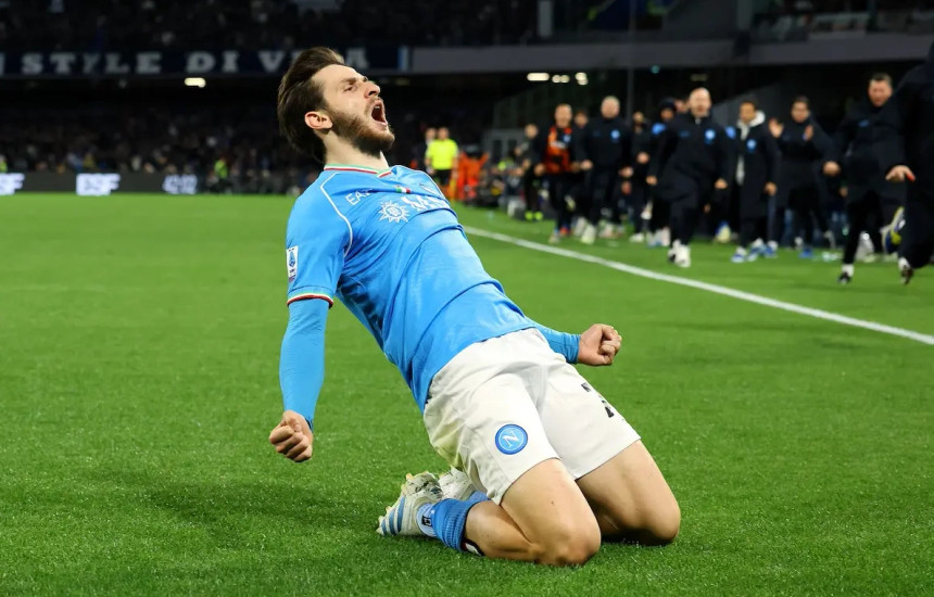 Kvaratskhelia kalon testet mjekësore, merr numrin e Mbappes