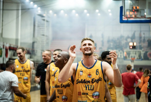 Golden Eagle Ylli