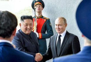 Kim Young un Vladimir Putin
