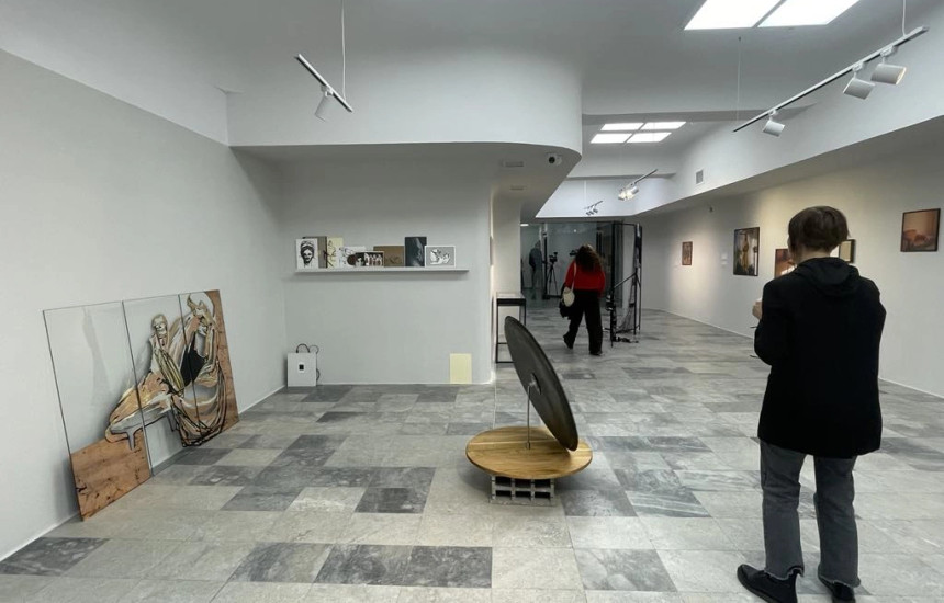 “Ajo që ia thotë këngës…” nëpërmjet tepsisë që sfidon kohën