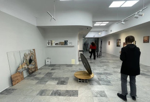 “Ajo që ia thotë këngës…” nëpërmjet tepsisë që sfidon kohën