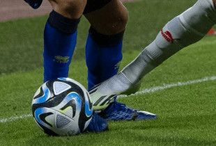 Topi i futbollit...dueli per top