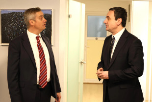 Në prag të zgjedhjeve, ambasadori britanik takon Kurtin
