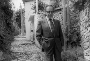 Si shkrimtar i madh, Ismail Kadare është bërë rojtar i së bukurës e i lirisë njerëzore, por edhe flamurtar i identitetit europian të shqiptarëve dhe krijues i mirëfilltë i vlerave të amshueshme artistike