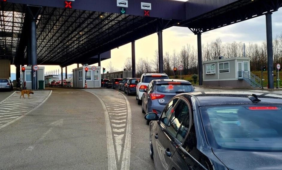 Dolge čakalne dobe na kosovskih mejnih prehodih