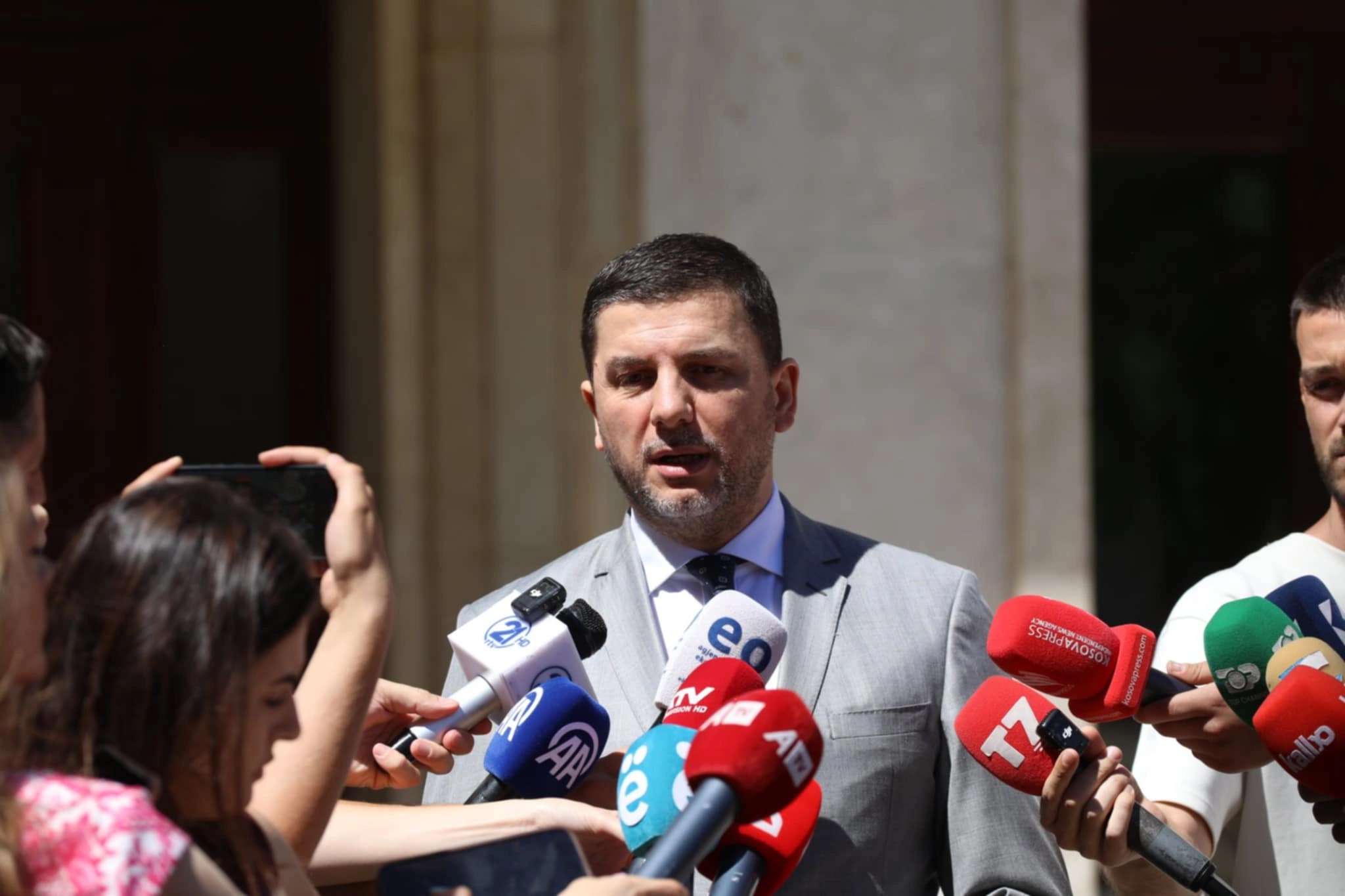 Krasniqi: VV-ja po angazhohet për Rashiqin më shumë se për Haxhiun e Bashën