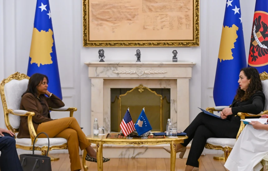 Anu Prattipati dhe Vjosa Osmani