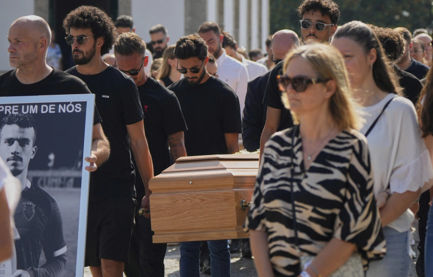 Yjet e futbollit në funeralin e Diogo Jotas