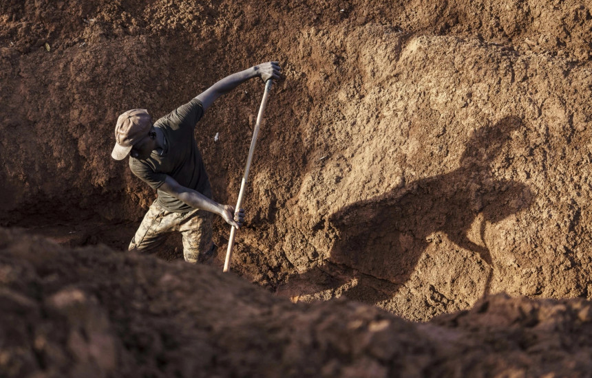 Si po i nxit “ari i përgjakur” konfliktet në Afrikën Perëndimore