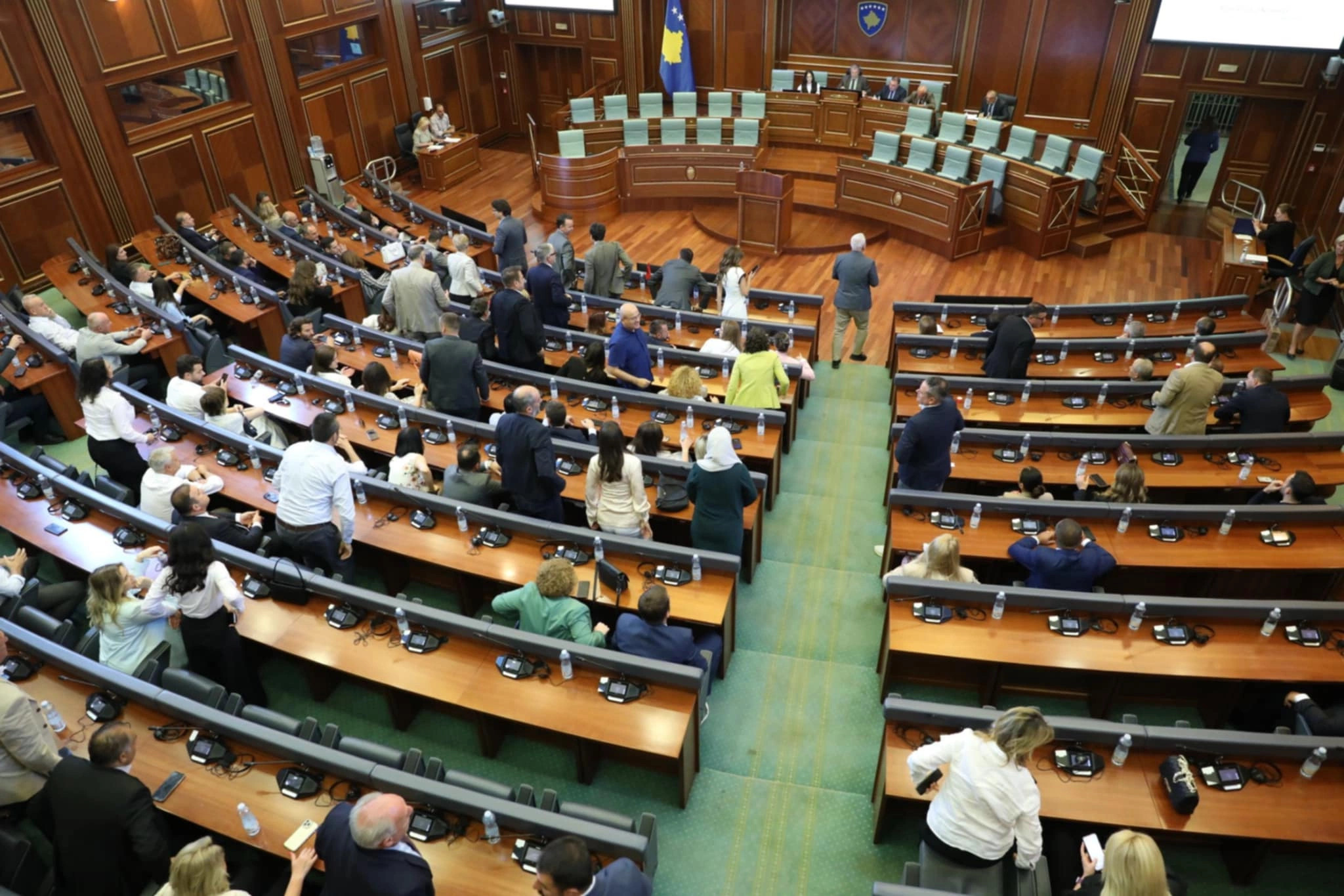 Kuvendi Kosovës neuspešno poskušal konstituiranje, velja začasna odredba Ustavnega sodišča