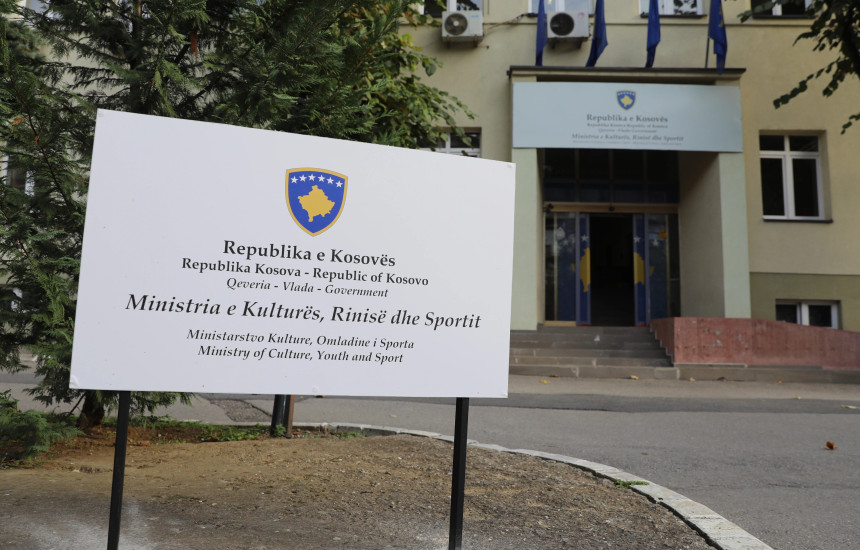 Ministria e Kulturës sivjet për herë të dytë ka hapur thirrjen për projekt- propozime në fushën e artit, kulturës dhe trashëgimisë kulturore me mundësi të përkrahjes së organizatave deri në tre vjet.