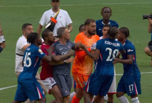 Incident pas përfundimit të finales, Luis Enrique sulmon Joao Pedron