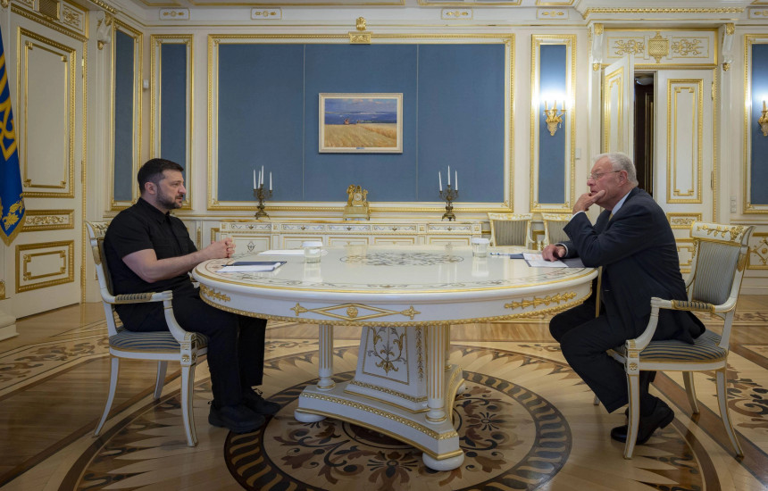 Volodymyr Zelensky dhe Keith Kellogg