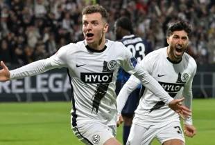 Fisnik Asllani