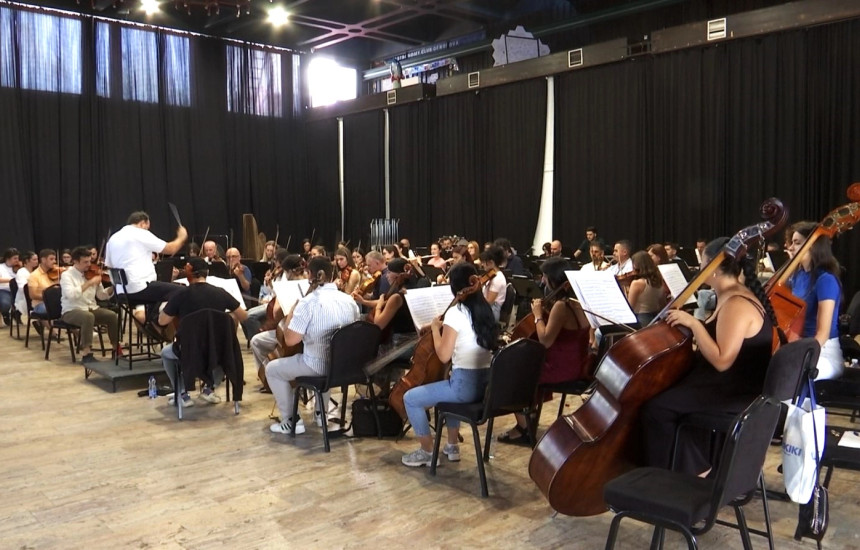 “Carmeni” në prapaskenë drejt kulmimit si spektakël madhor e sfidues