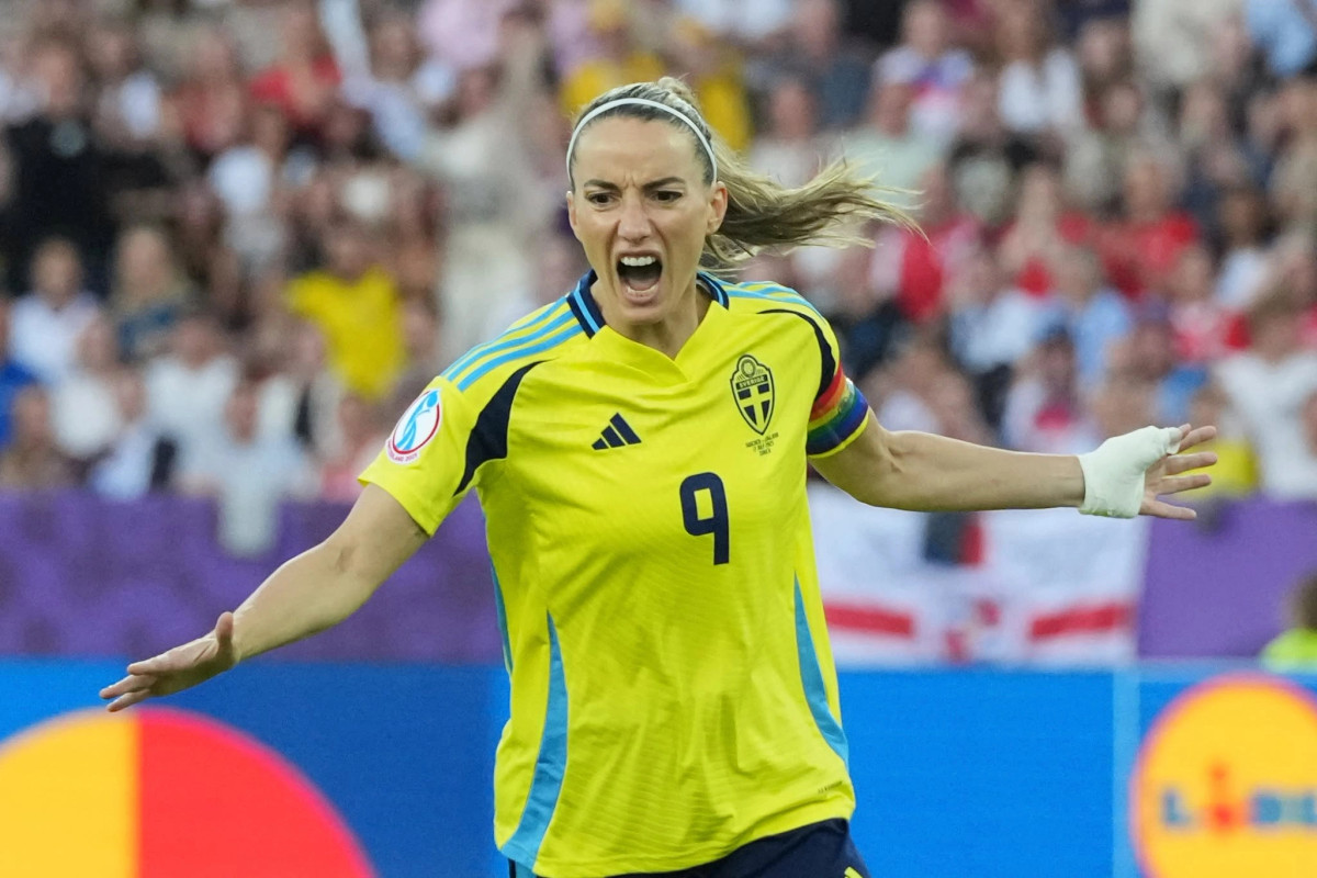 Shtyhet pensionimi i Asllanit te Përfaqësuesja e Suedisë