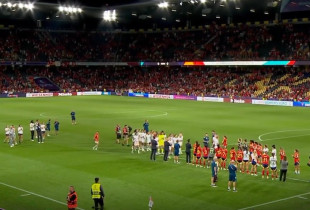 Futbollistet e Zvicrës nderohen nga spanjollet