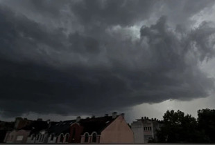 Në Prijedor, një qytet në veriperëndim të Bosnjës, qielli tashmë është errësuar dhe pritet stuhi.