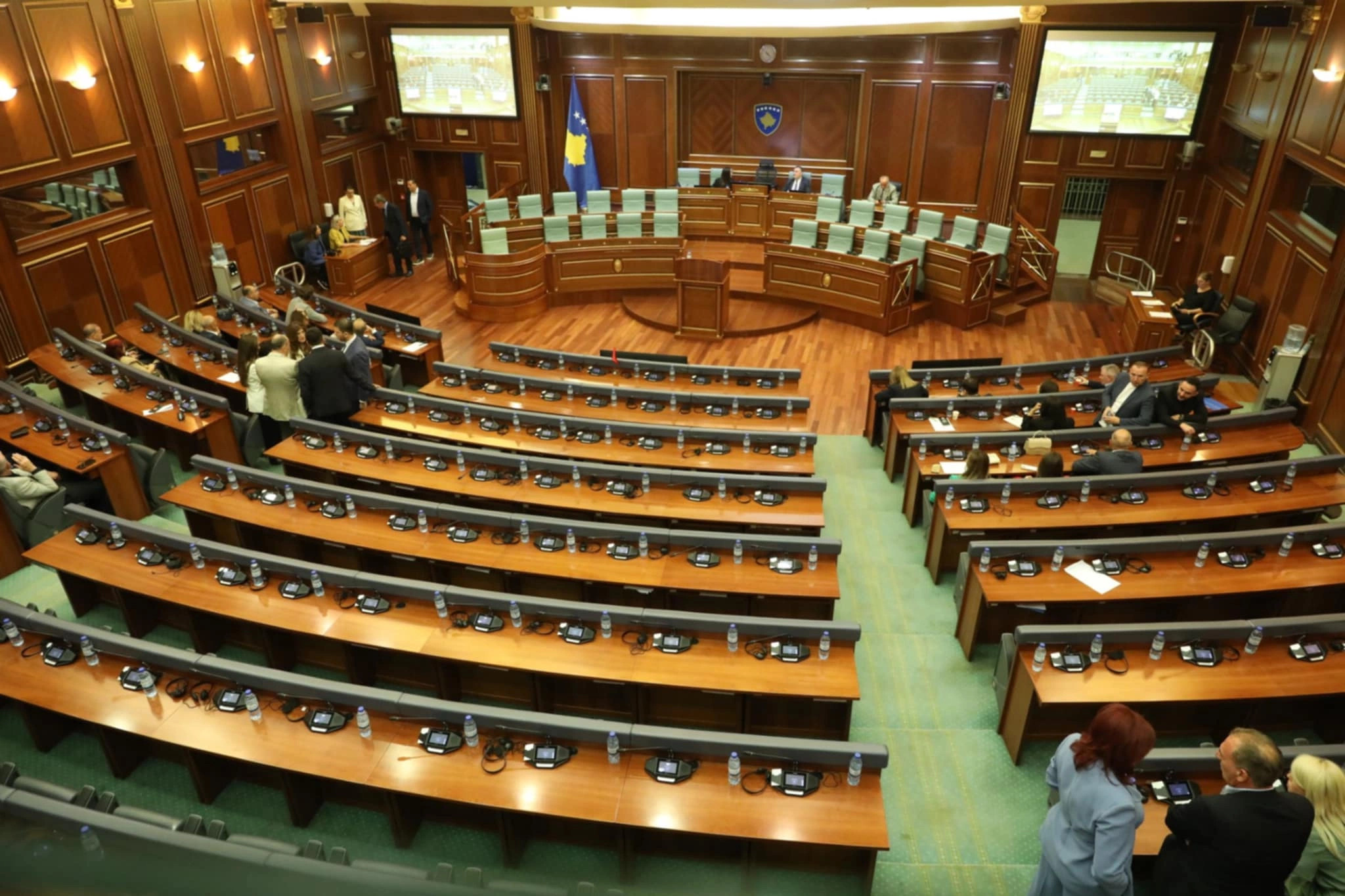 Shprehet drojë për vazhdimin e bllokadës në Kuvend