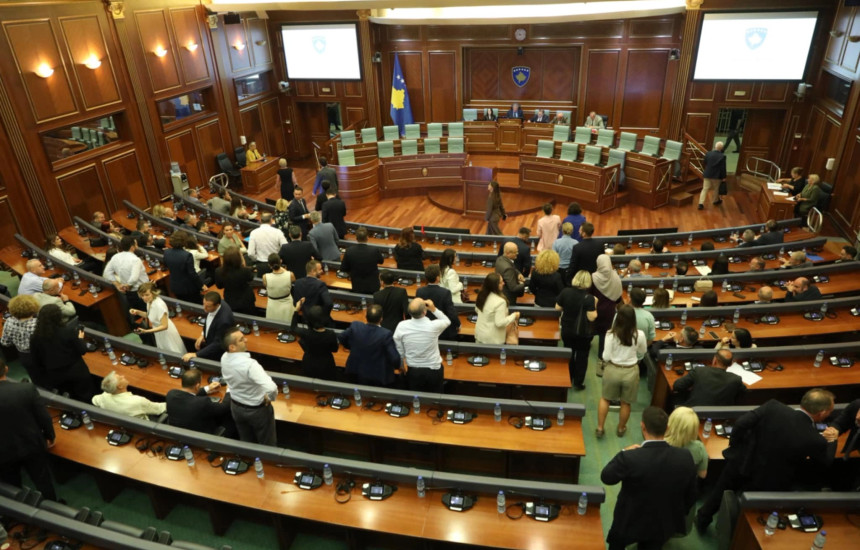 Kuvendi i Kosovë seanca e natës 26 korrik