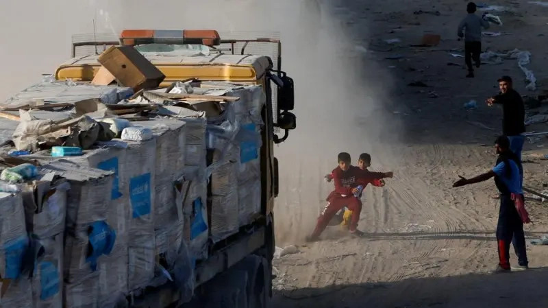 Izraeli dorëzohet ndaj presionit, vendos “pauza humanitare” ditore duke nisur nga sot