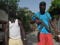 Haiti - bandat