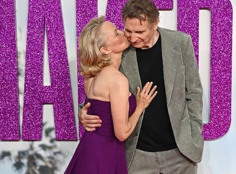 Pamela Anderson potrdila kratko romanco z Liamom Neesonom