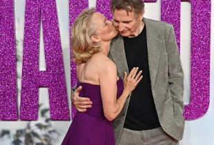 Pamela Anderson - Liam Neeson