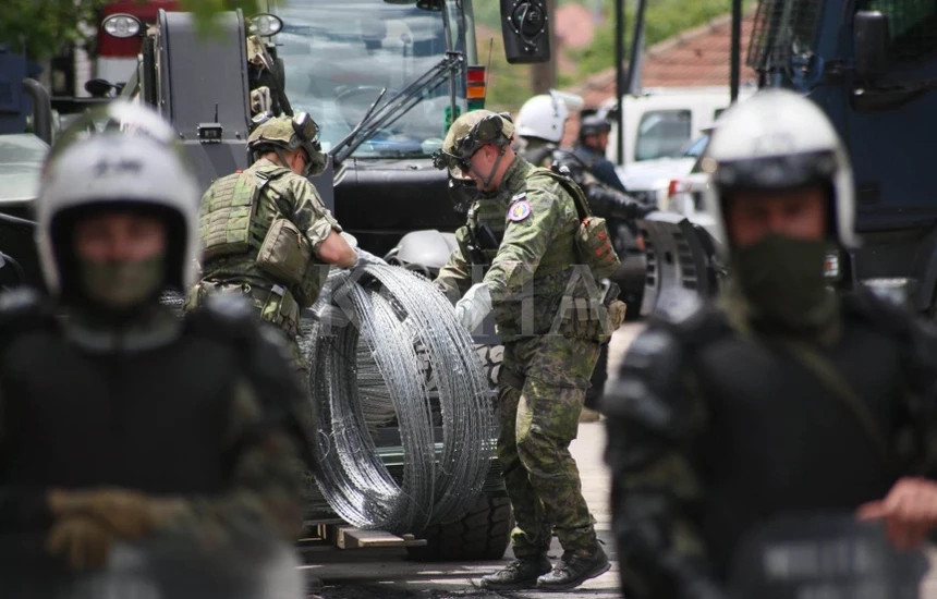 Obtožnica proti Milloshu Antoviću zaradi napada na KFOR in kosovsko policijo