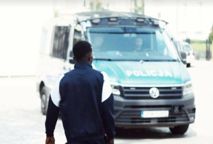 Huliganët polakë sulmojnë delegacionin e Novi Pazarit