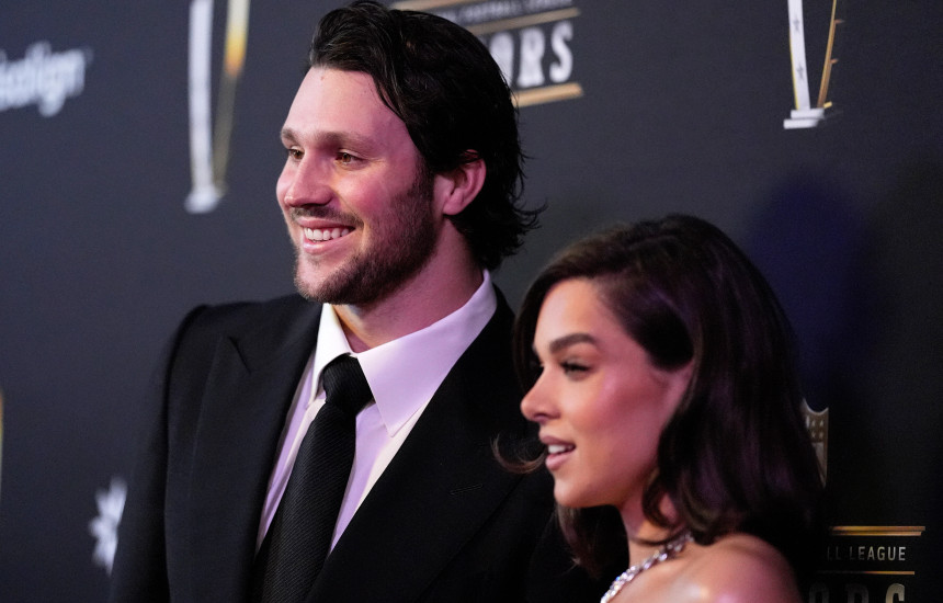 Hailee Steinfeld dhe Josh Allen