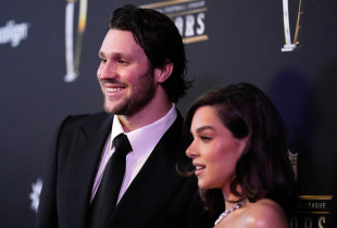 Hailee Steinfeld dhe Josh Allen