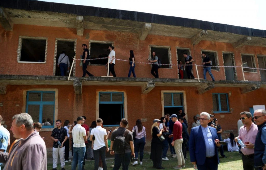 Projekti restaurues në ish-burgun e Spaçit dhe ndërhyrjet për një projekt filmik, kanë nxitur reagime për cenim të kujtesës kolektive