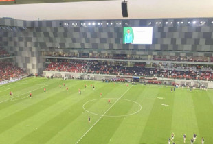 Atmosfera ne Air Albania para ndeshjes Shqipëri - Serbi