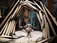 Robotët në Bienalen e Arkitekturës në Venecia në ekspozitën kryesore në Arsenale (Foto: The Guardian)
