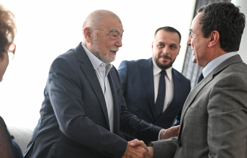 Albin Kurti me Stjepan Mesiqin