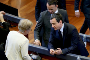 Albin Kurti - Donilka Gërvalla-Schwarz - Faton Peci