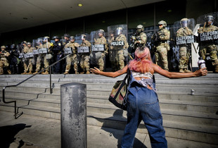 Garda Kombetare, Los Angeles